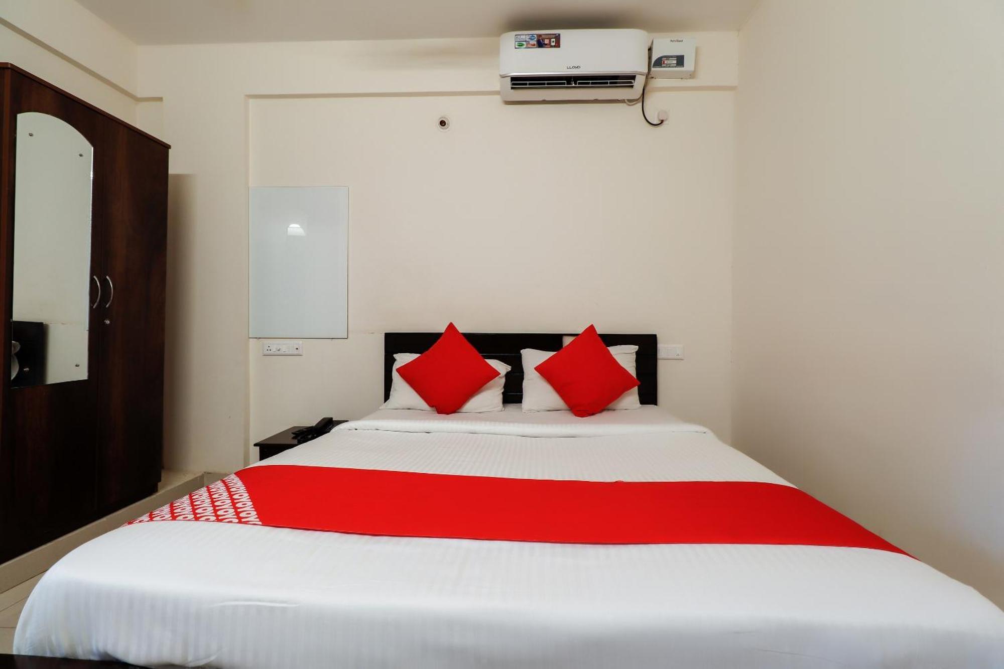 Super Gn Collection O Near Rajajinagar Industrial Estate Hotell Bangalore Exteriör bild