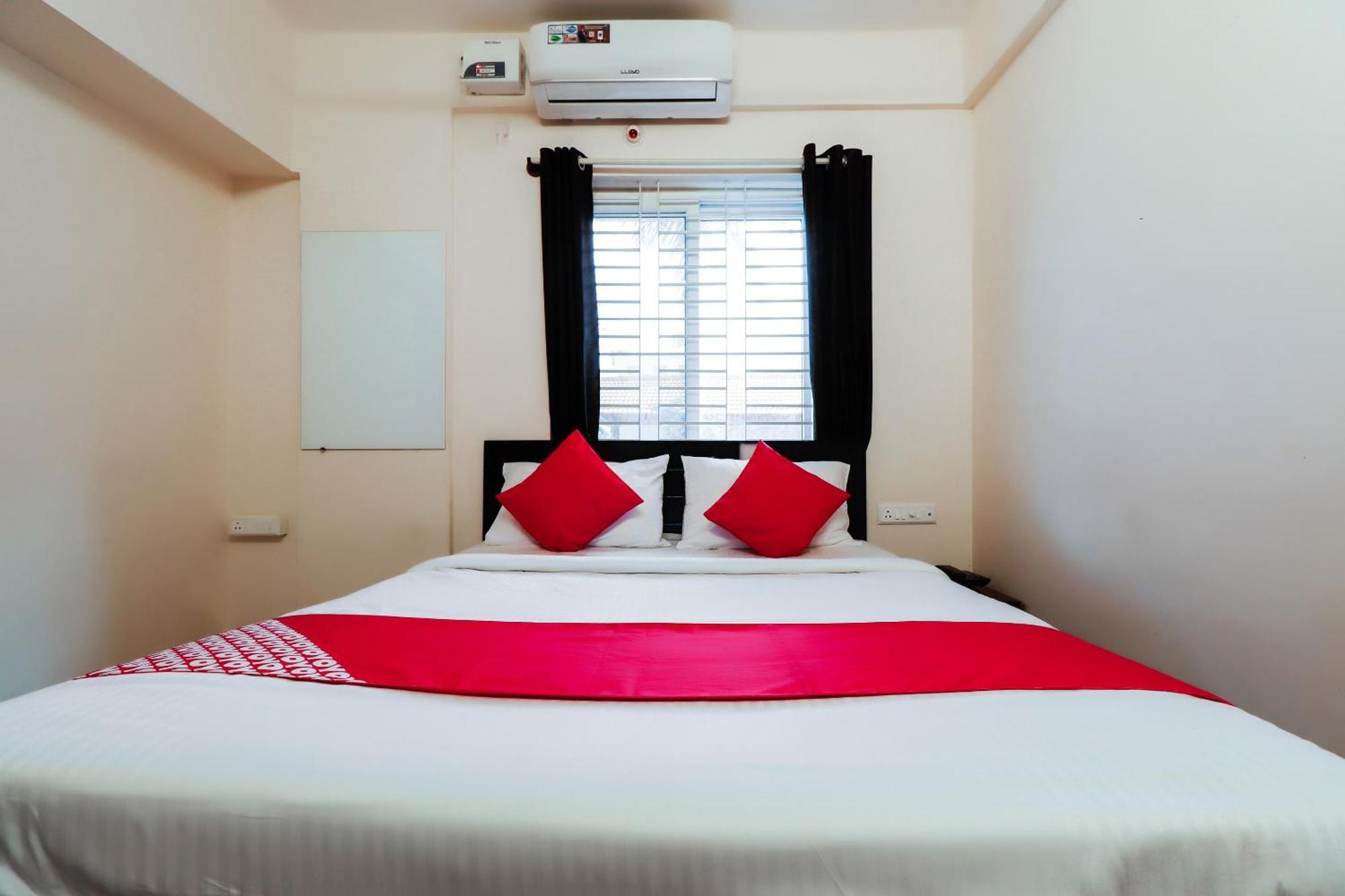 Super Gn Collection O Near Rajajinagar Industrial Estate Hotell Bangalore Exteriör bild